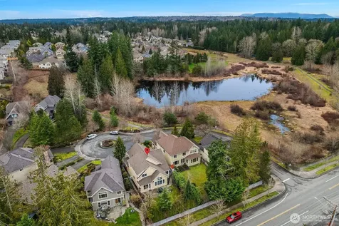 809 235th Avenue NE Sammamish WA 98074