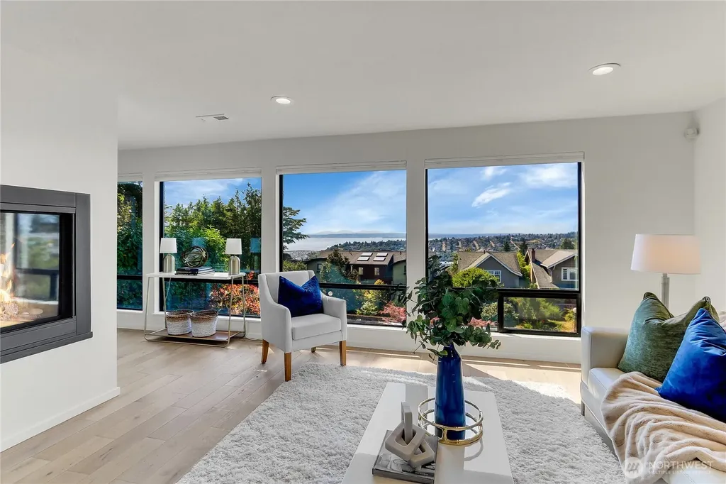 1942 7th Avenue W Seattle WA 98119