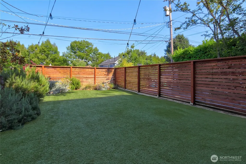 1942 7th Avenue W Seattle WA 98119