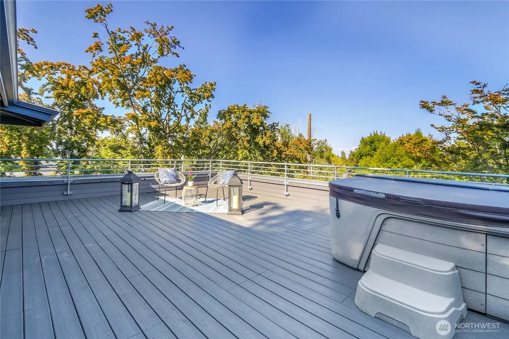 1942 7th Avenue W Seattle WA 98119