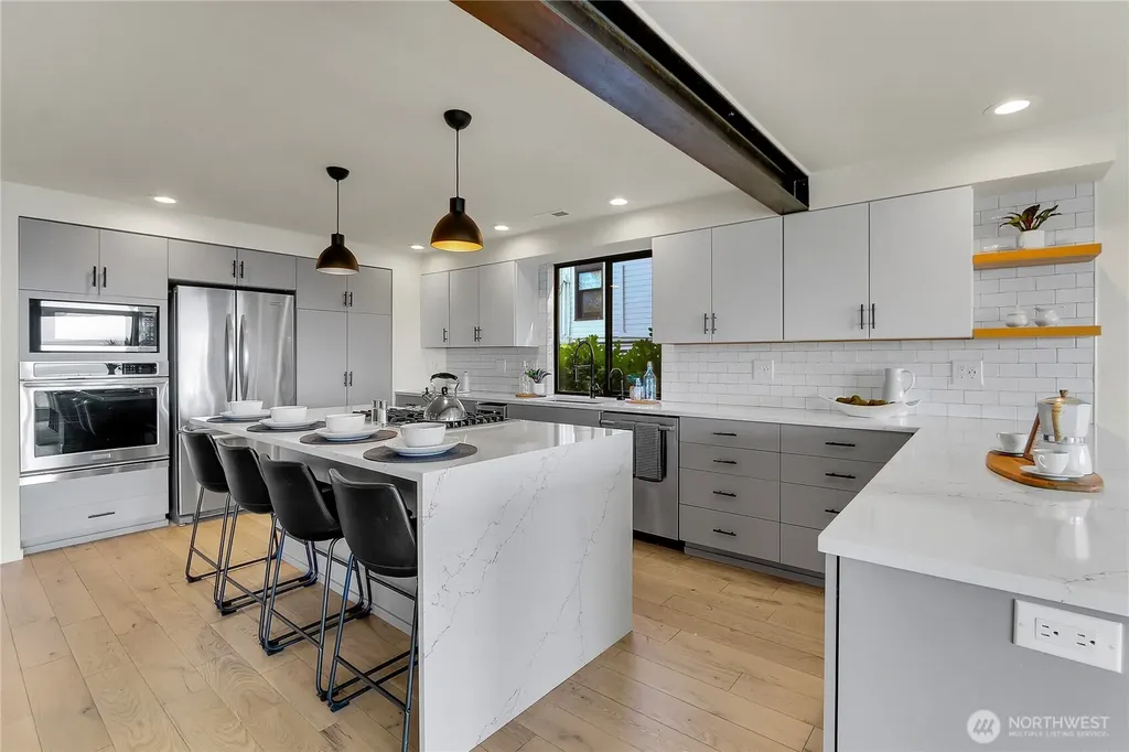 1942 7th Avenue W Seattle WA 98119