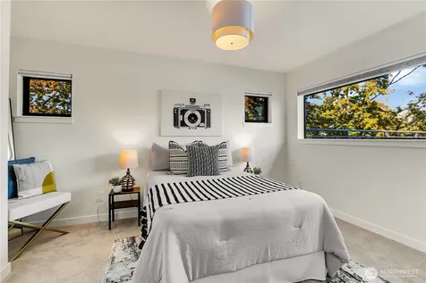 1942 7th Avenue W Seattle WA 98119