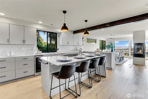1942 7th Avenue W Seattle WA 98119