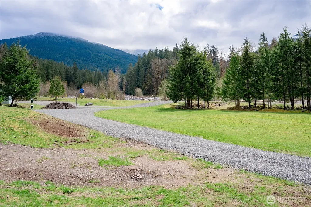 14039 Chimney Lane Deming WA 98244