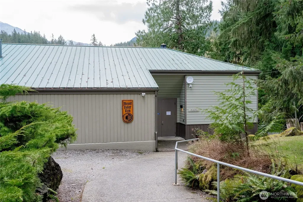 14039 Chimney Lane Deming WA 98244