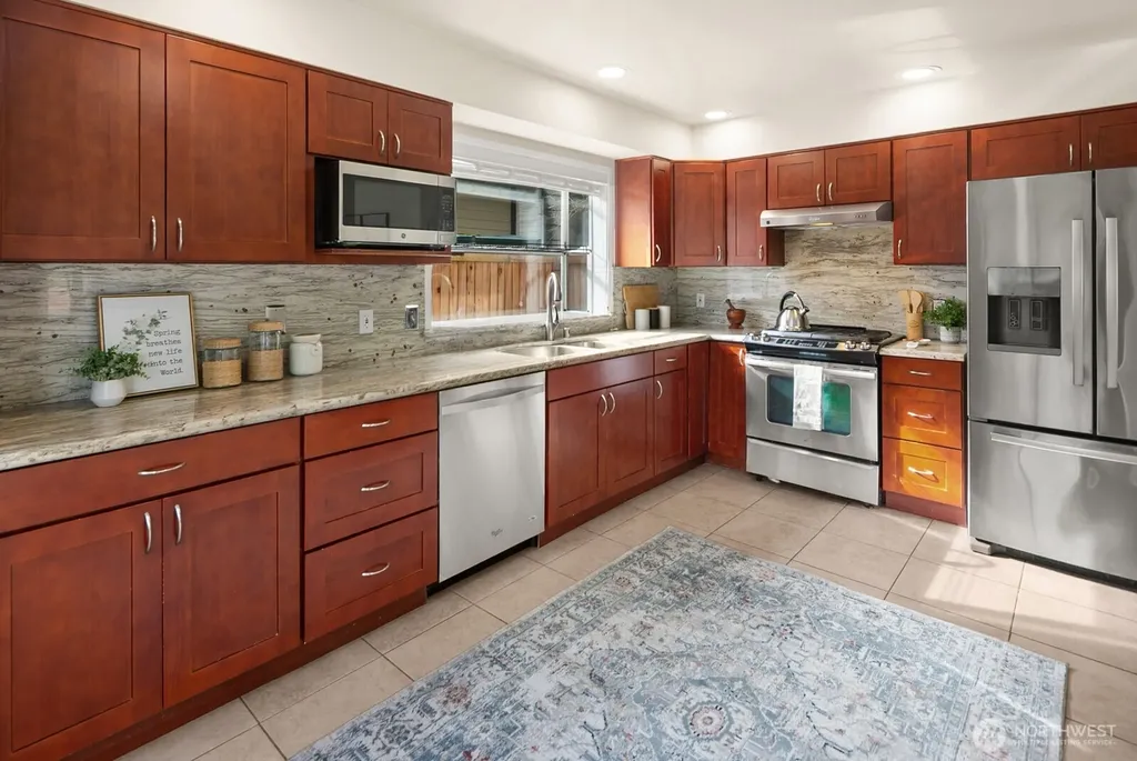 24341 SE 42nd Place Sammamish WA 98029