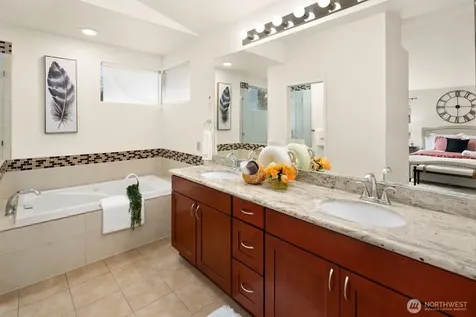 24341 SE 42nd Place Sammamish WA 98029