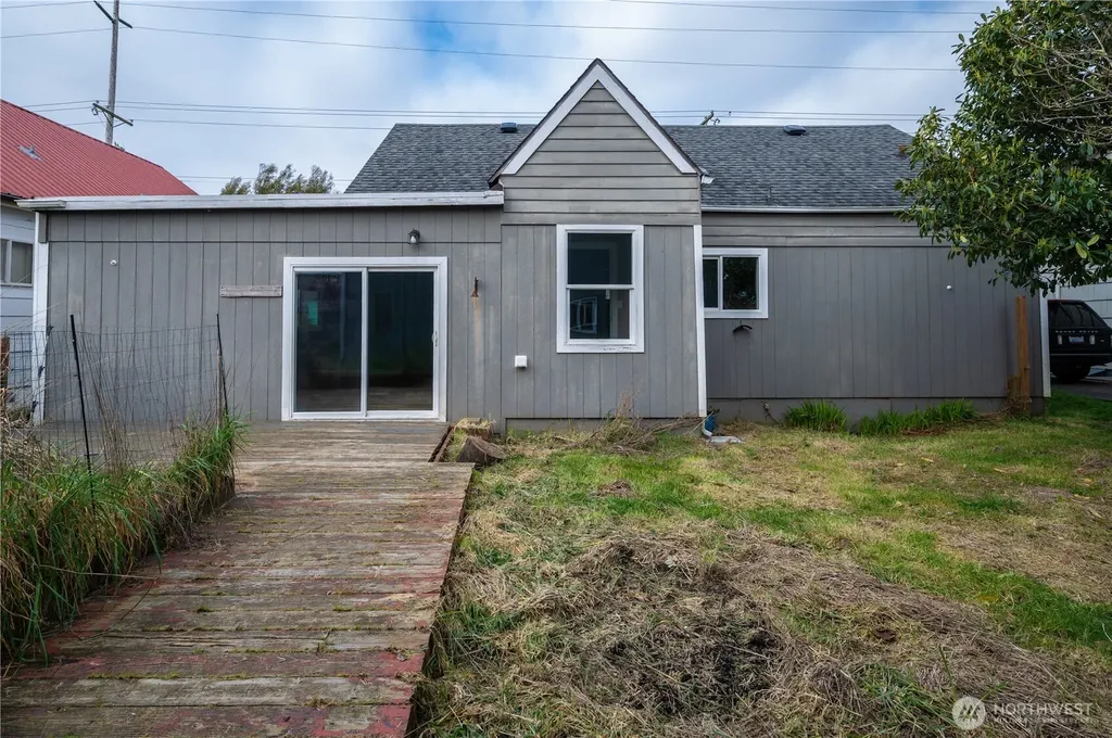 2826 Pacific Avenue Hoquiam WA 98550