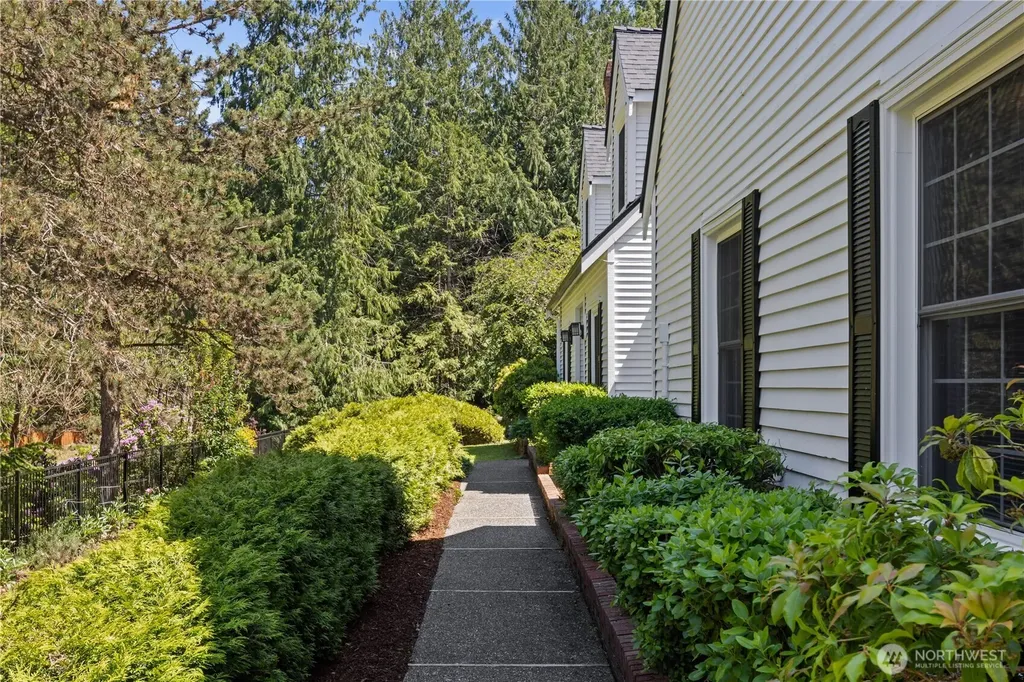 21609 NE 4th Street Sammamish WA 98074