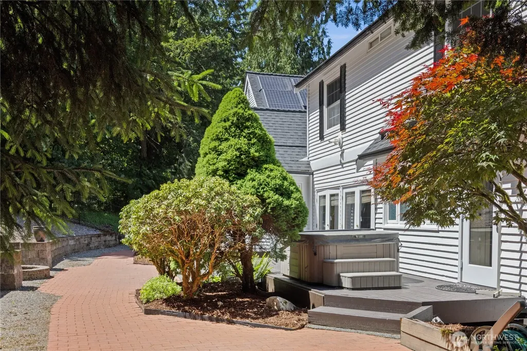 21609 NE 4th Street Sammamish WA 98074