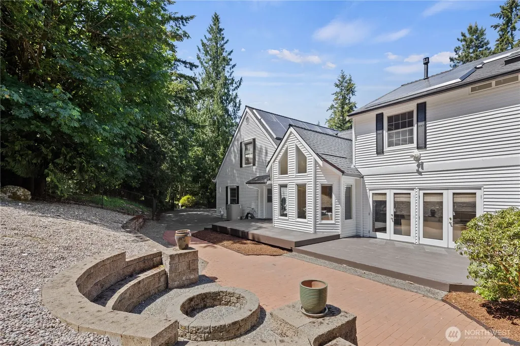 21609 NE 4th Street Sammamish WA 98074