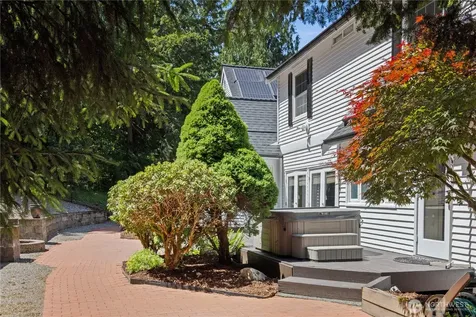 21609 NE 4th Street Sammamish WA 98074