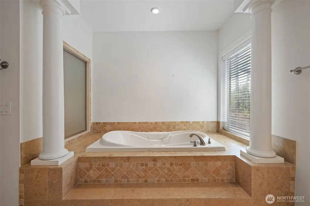 5823 NW Inglewood Court Camas WA 98607