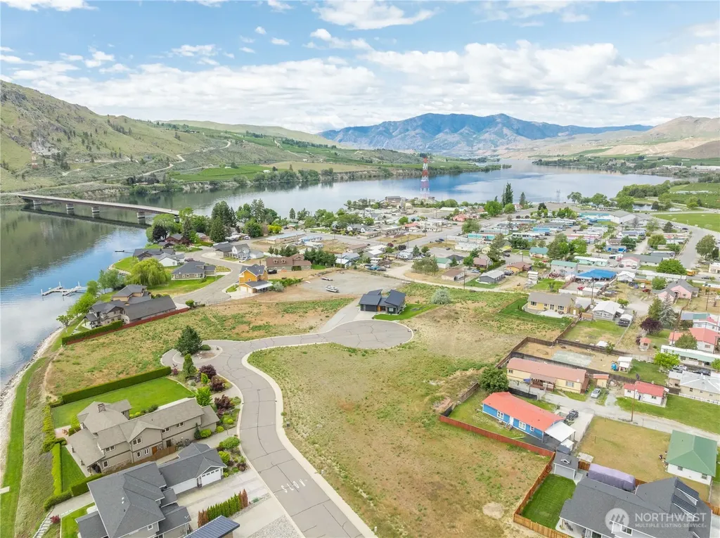 713 1st Street S Brewster WA 98812