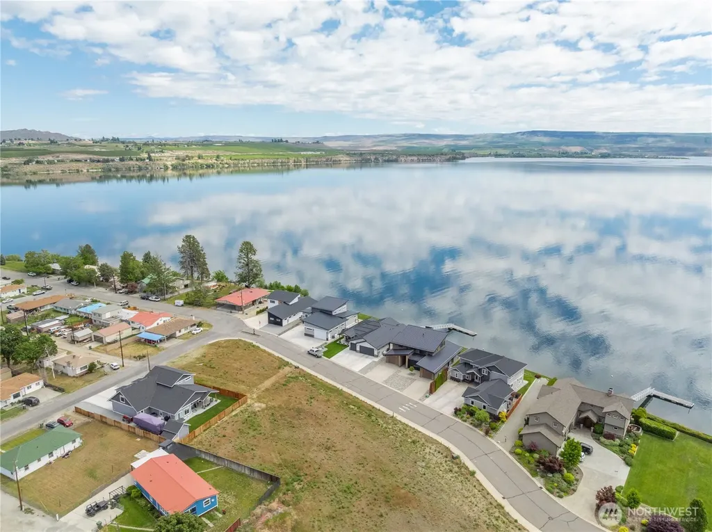 713 1st Street S Brewster WA 98812