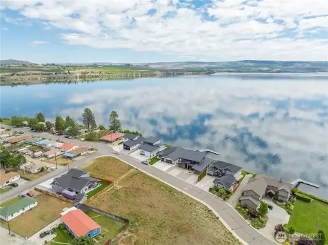 713 1st Street S Brewster WA 98812