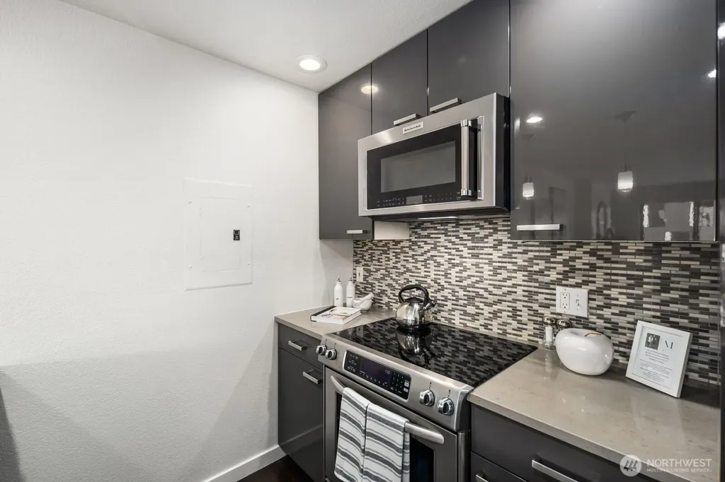 3905 4th Avenue NE Seattle WA 98105