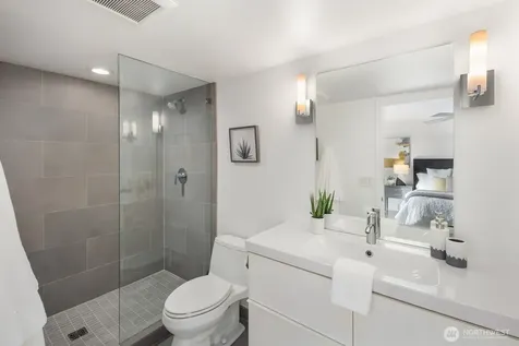 3905 4th Avenue NE Seattle WA 98105