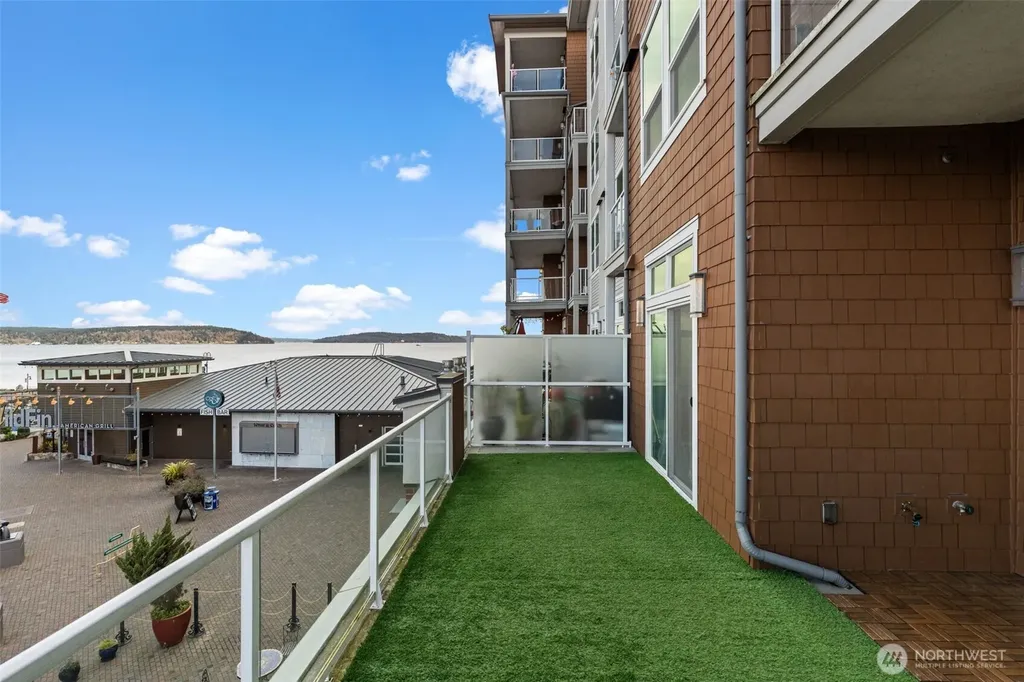 5105 Grand Loop Tacoma WA 98407
