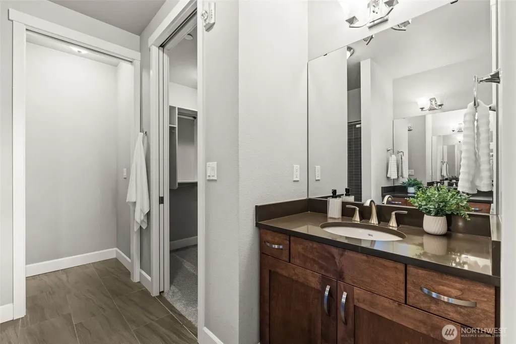 5105 Grand Loop Tacoma WA 98407
