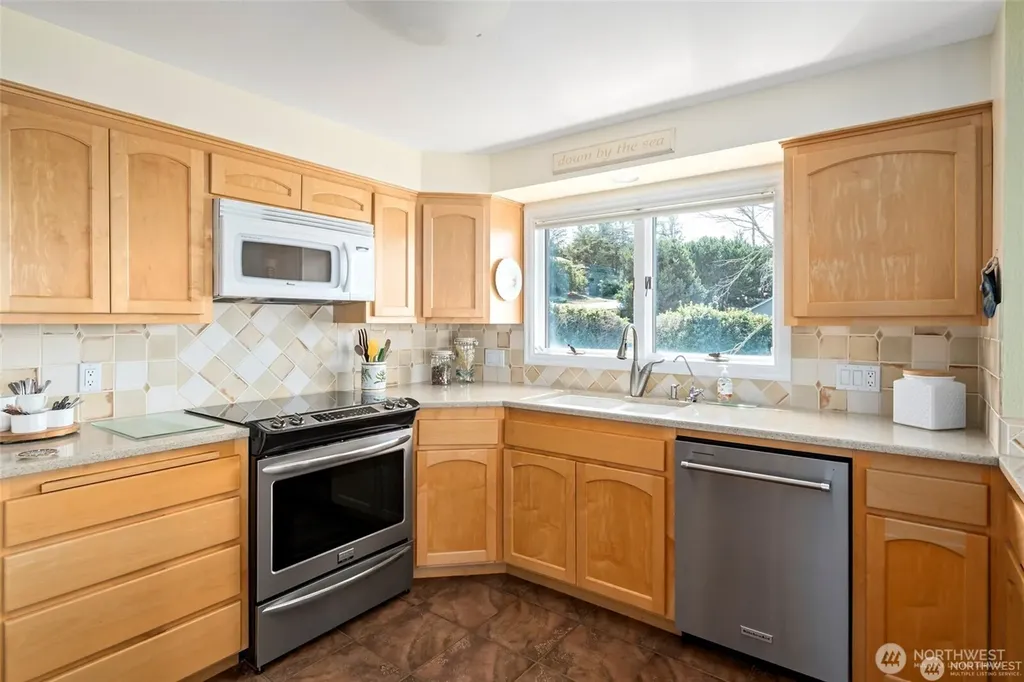 1505 West Beach Road Oak Harbor WA 98277