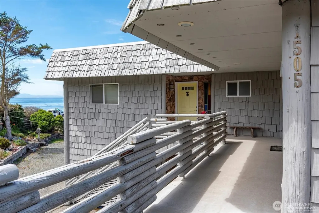 1505 West Beach Road Oak Harbor WA 98277