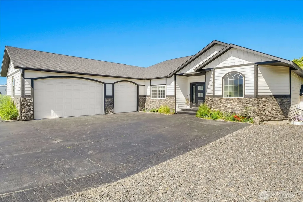 800 S Camas Place Moses Lake WA 98837