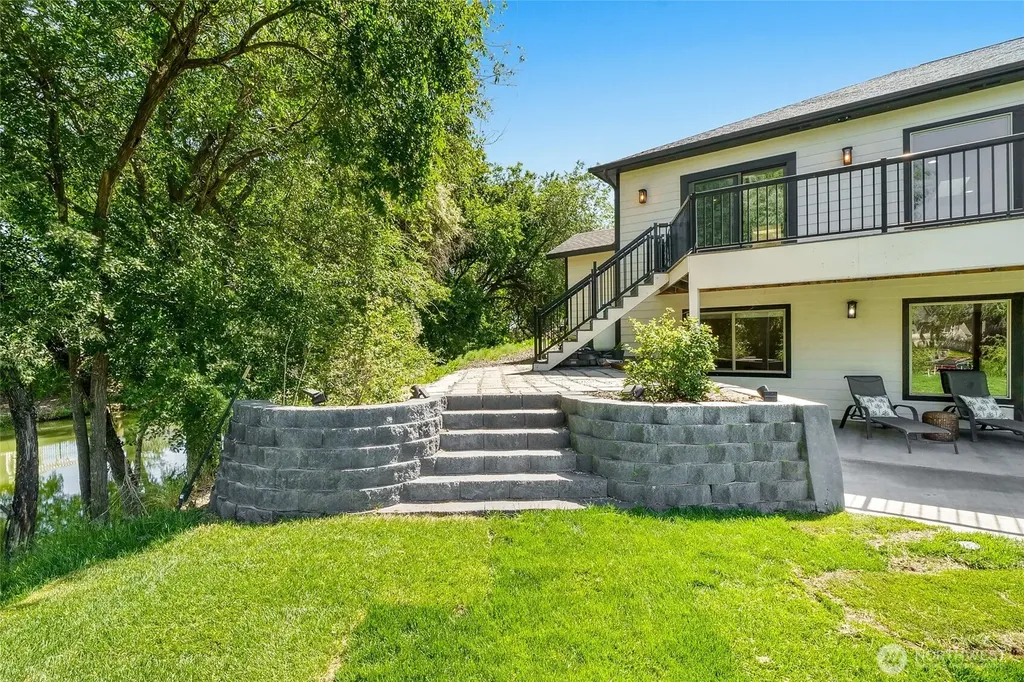 800 S Camas Place Moses Lake WA 98837
