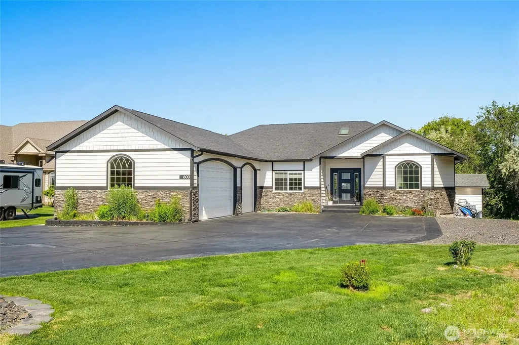 800 S Camas Place Moses Lake WA 98837