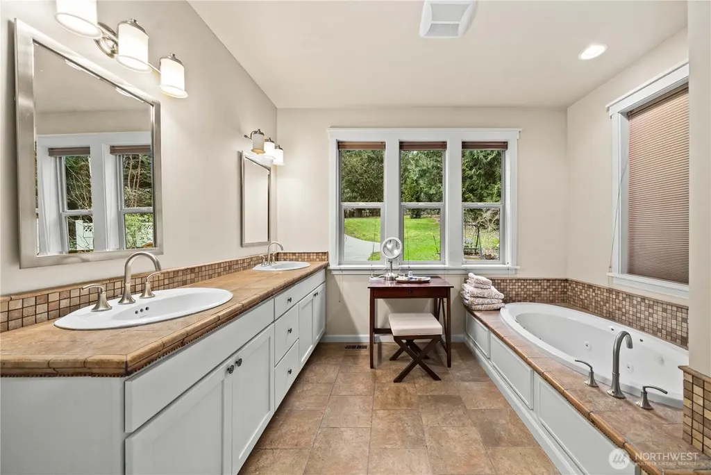 5614 E Lake Bosworth Drive Snohomish WA 98290