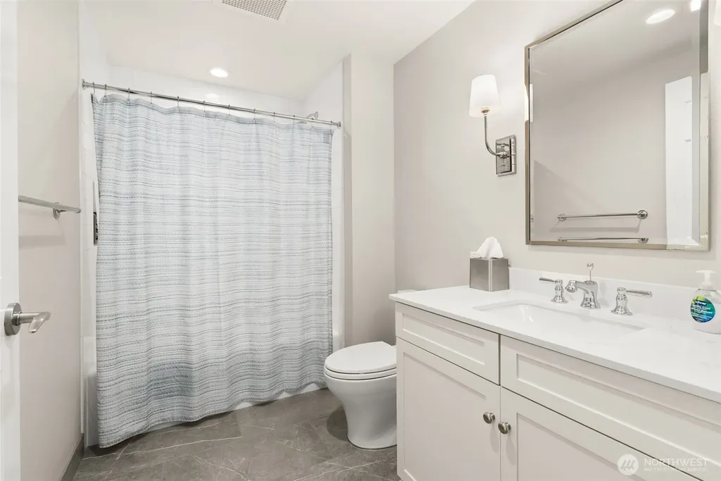 10047 Main Street Bellevue WA 98004
