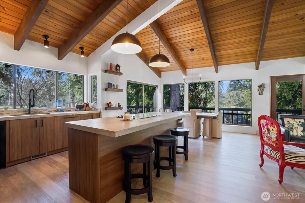 201 E Country Club Drive Allyn WA 98524