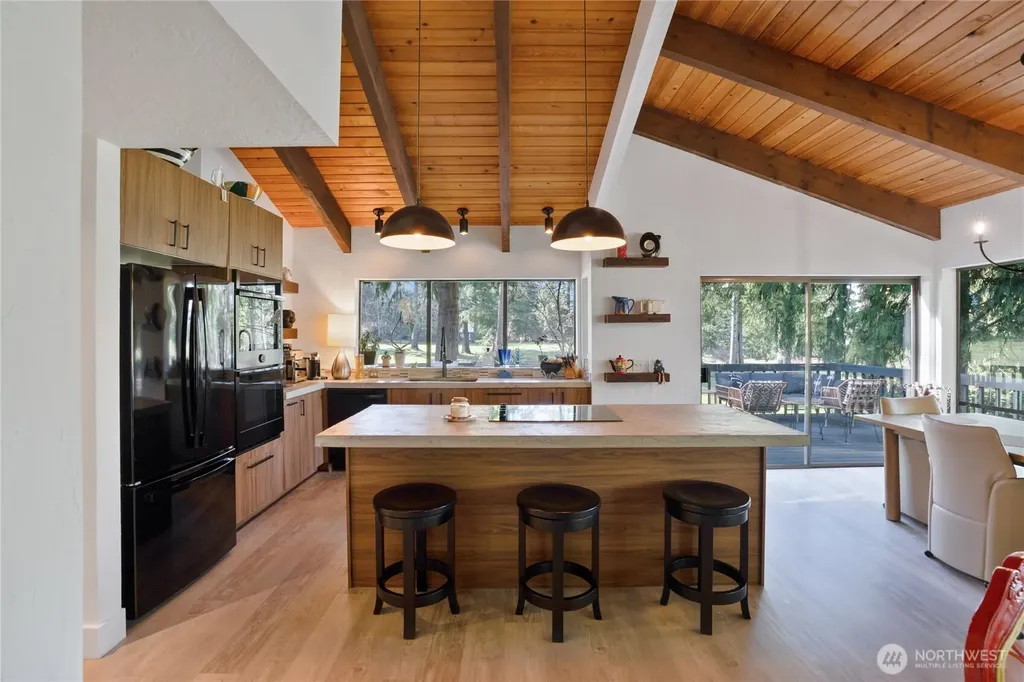 201 E Country Club Drive Allyn WA 98524