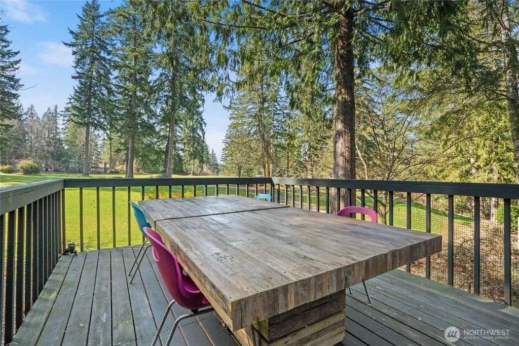201 E Country Club Drive Allyn WA 98524