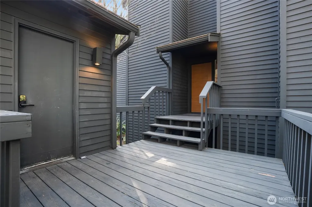 201 E Country Club Drive Allyn WA 98524