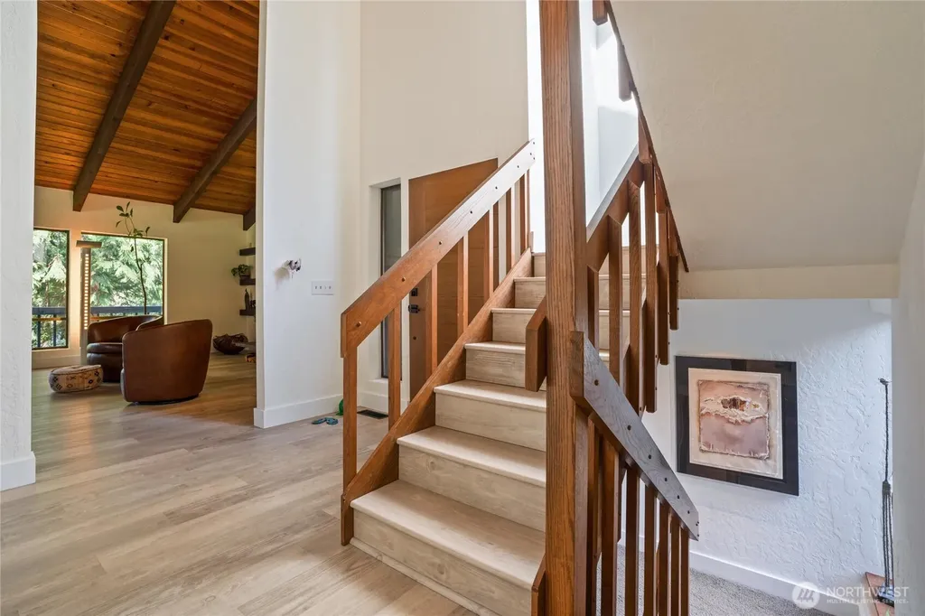 201 E Country Club Drive Allyn WA 98524