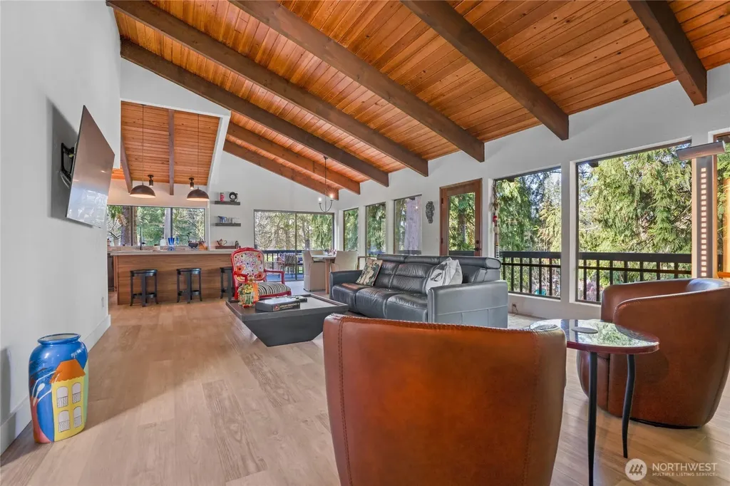 201 E Country Club Drive Allyn WA 98524