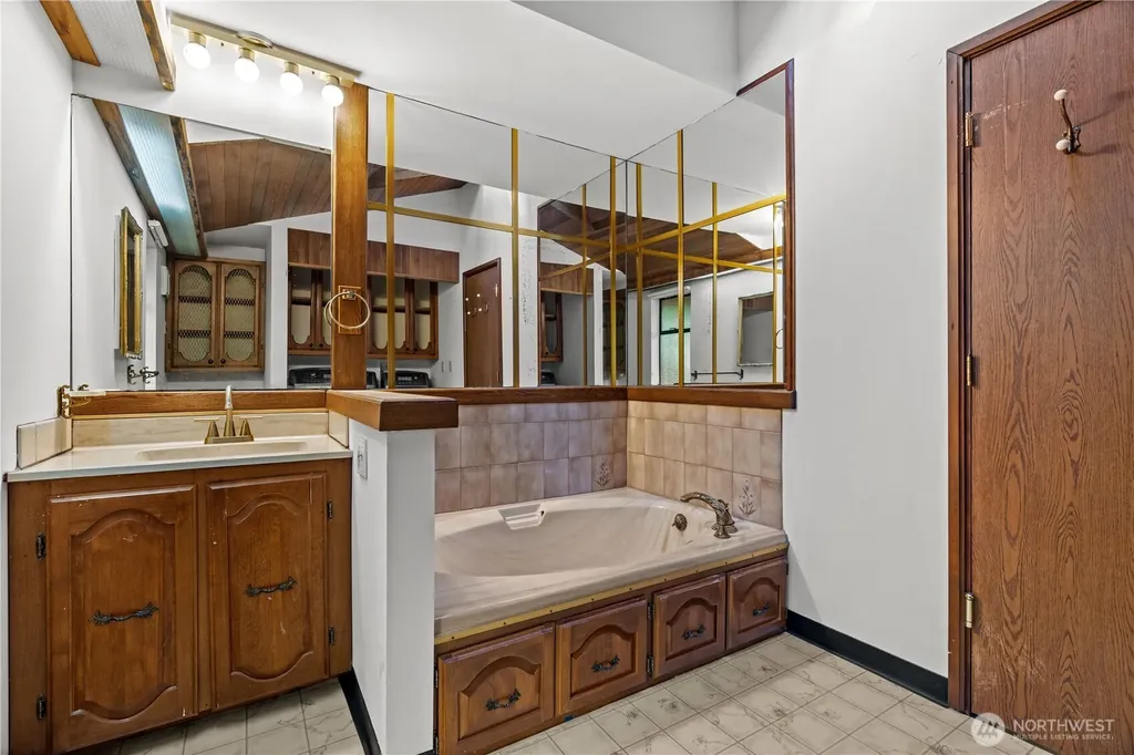 1031 E Manzanita Drive Union WA 98592