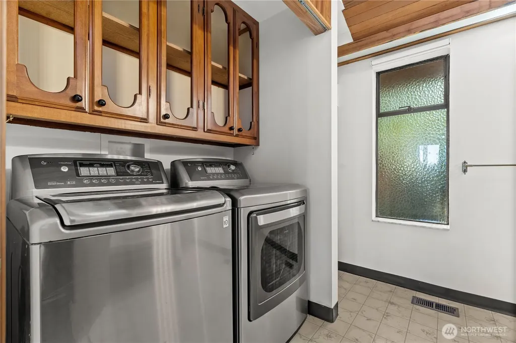 1031 E Manzanita Drive Union WA 98592
