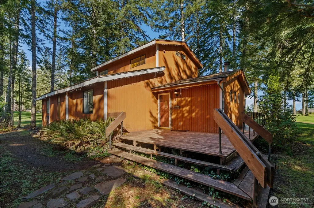 1031 E Manzanita Drive Union WA 98592