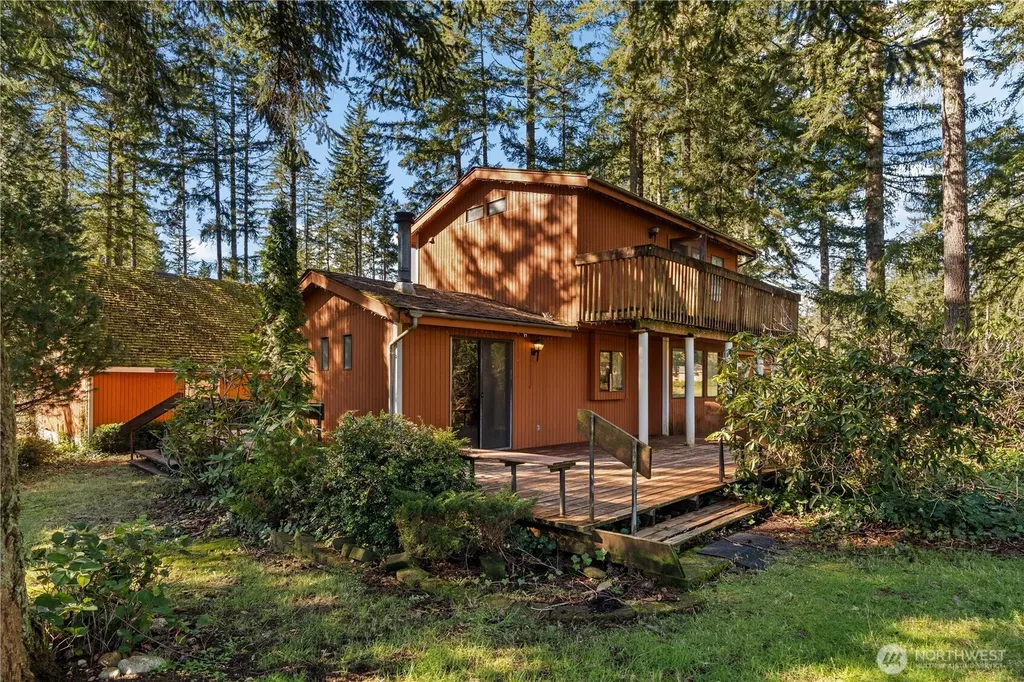 1031 E Manzanita Drive Union WA 98592