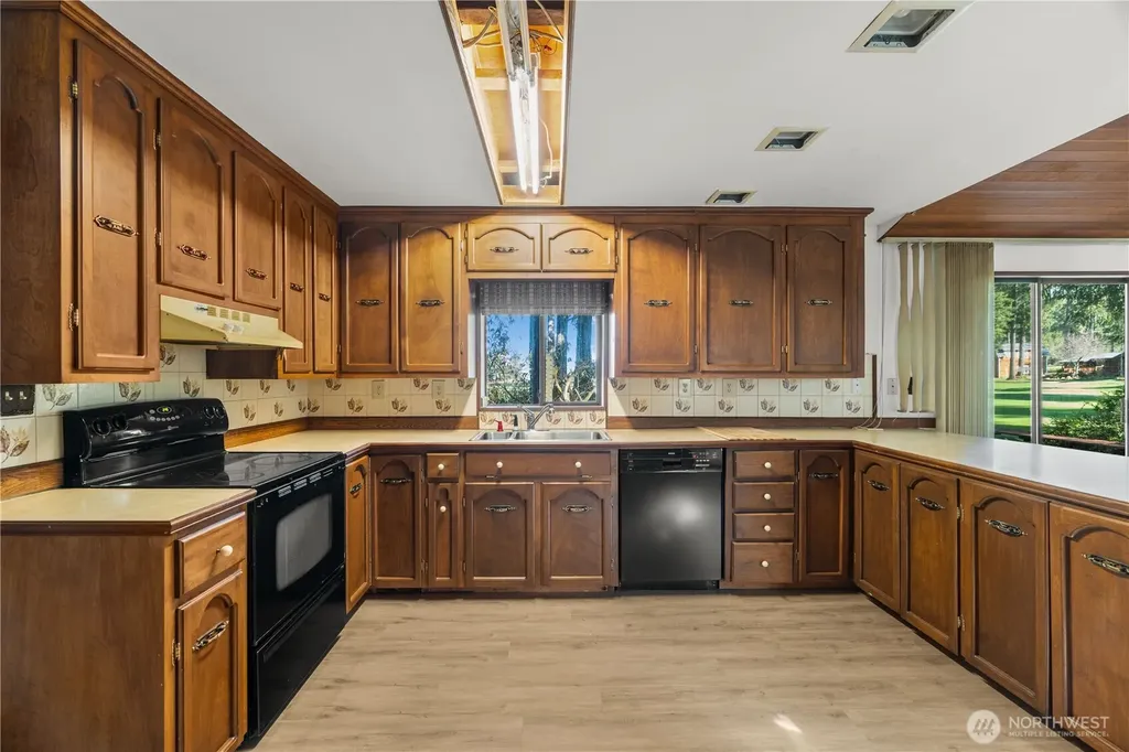 1031 E Manzanita Drive Union WA 98592