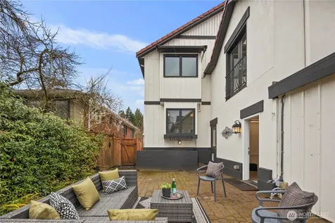 4003 E Newton Street Seattle WA 98112