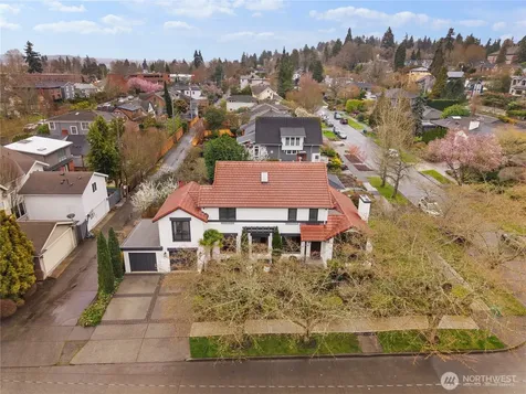 4003 E Newton Street Seattle WA 98112