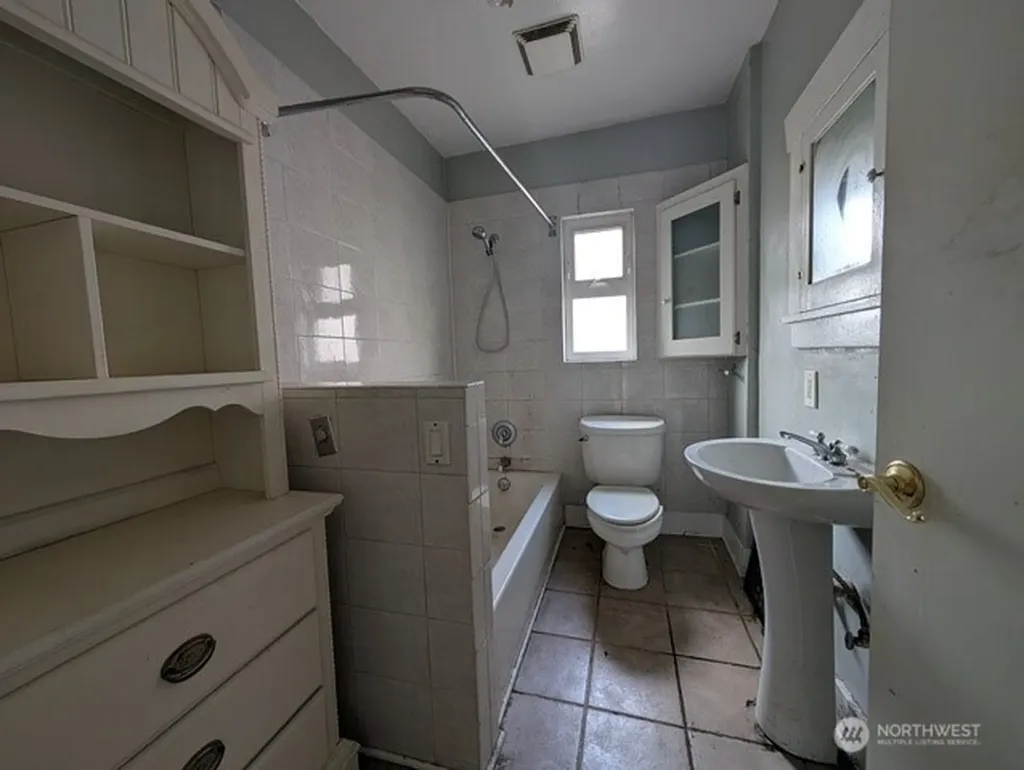 2726 S 14th Street Tacoma WA 98405