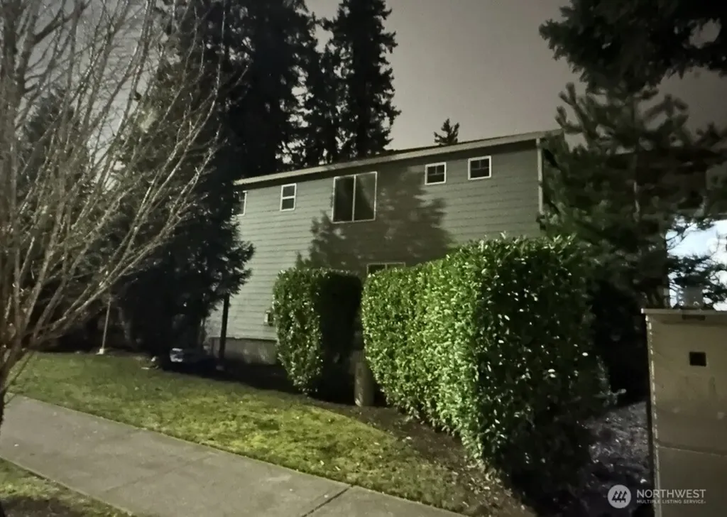 27929 154th Avenue SE Kent WA 98042