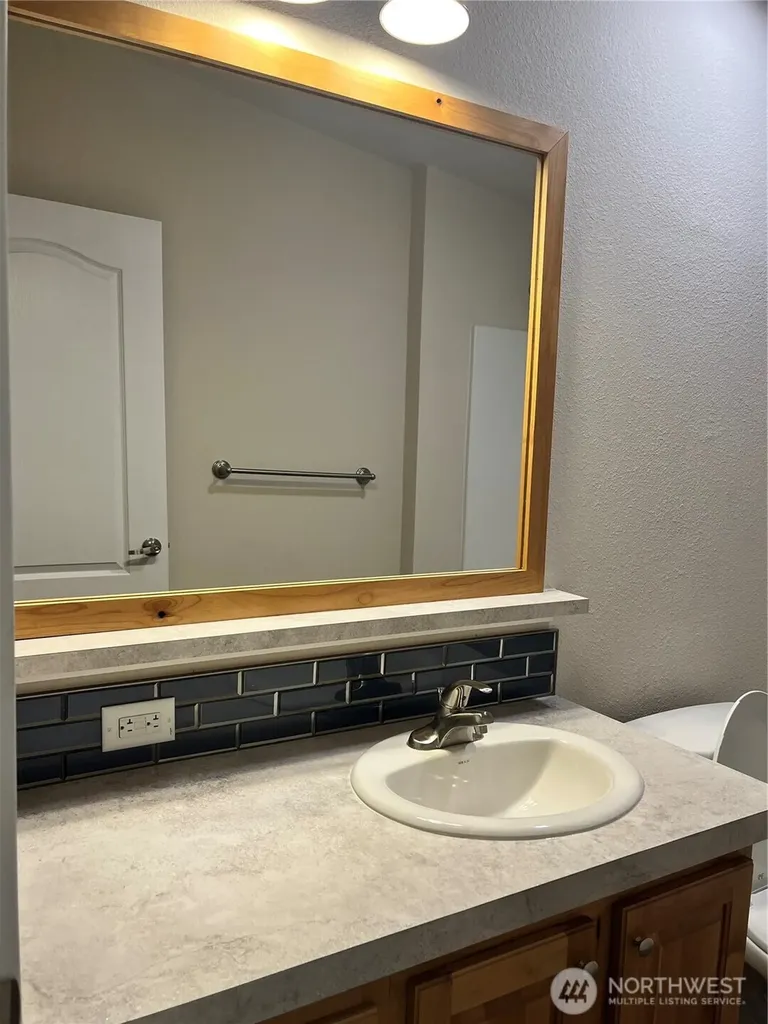 420 Pine Street Toledo WA 98591