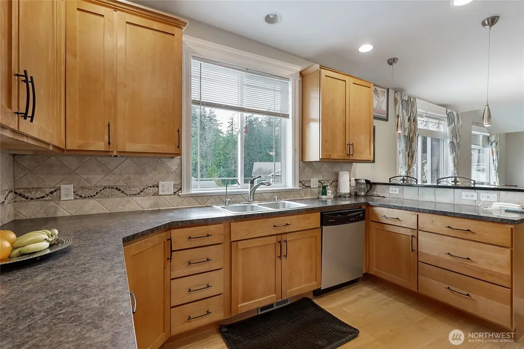 660 Parkside Place Blaine WA 98230
