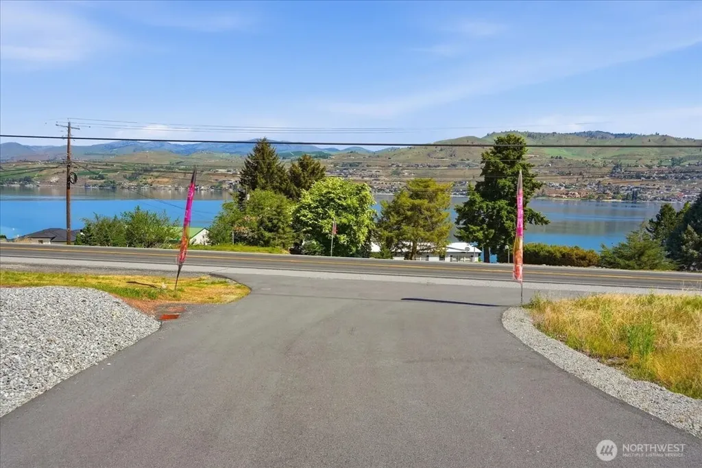 3725 Us Highway 97a Chelan WA 98816