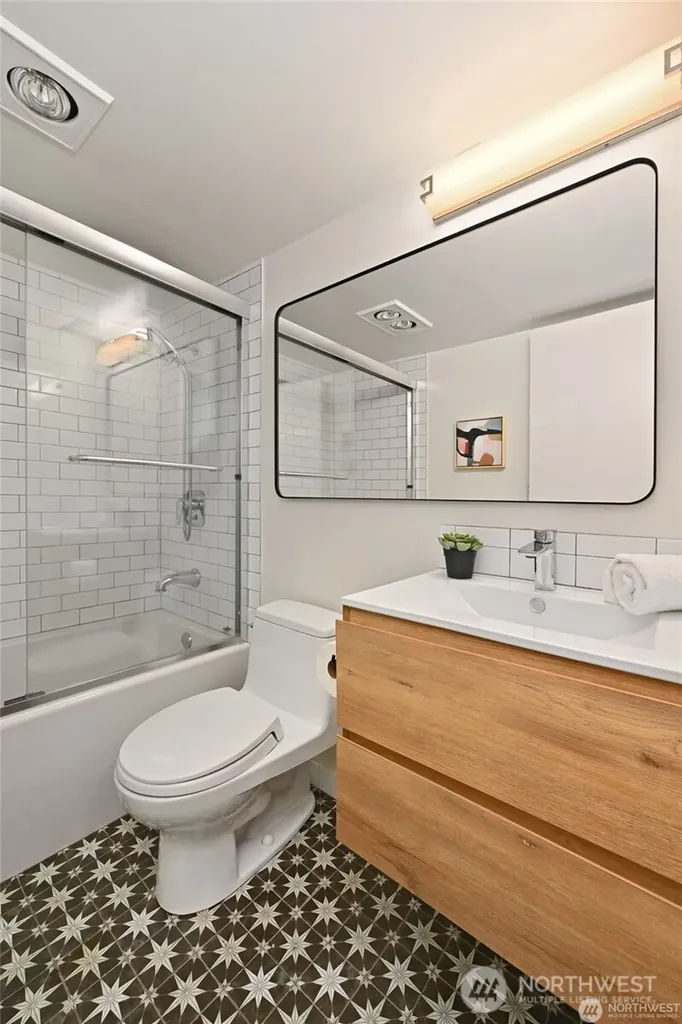 3710 25th Place W Seattle WA 98199